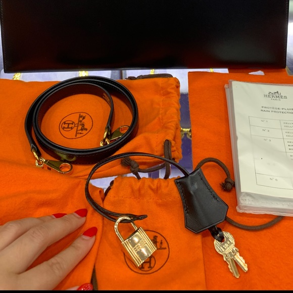 HERMES Kelly Sellier 32 Black (SOLD) - Picture 6 of 8